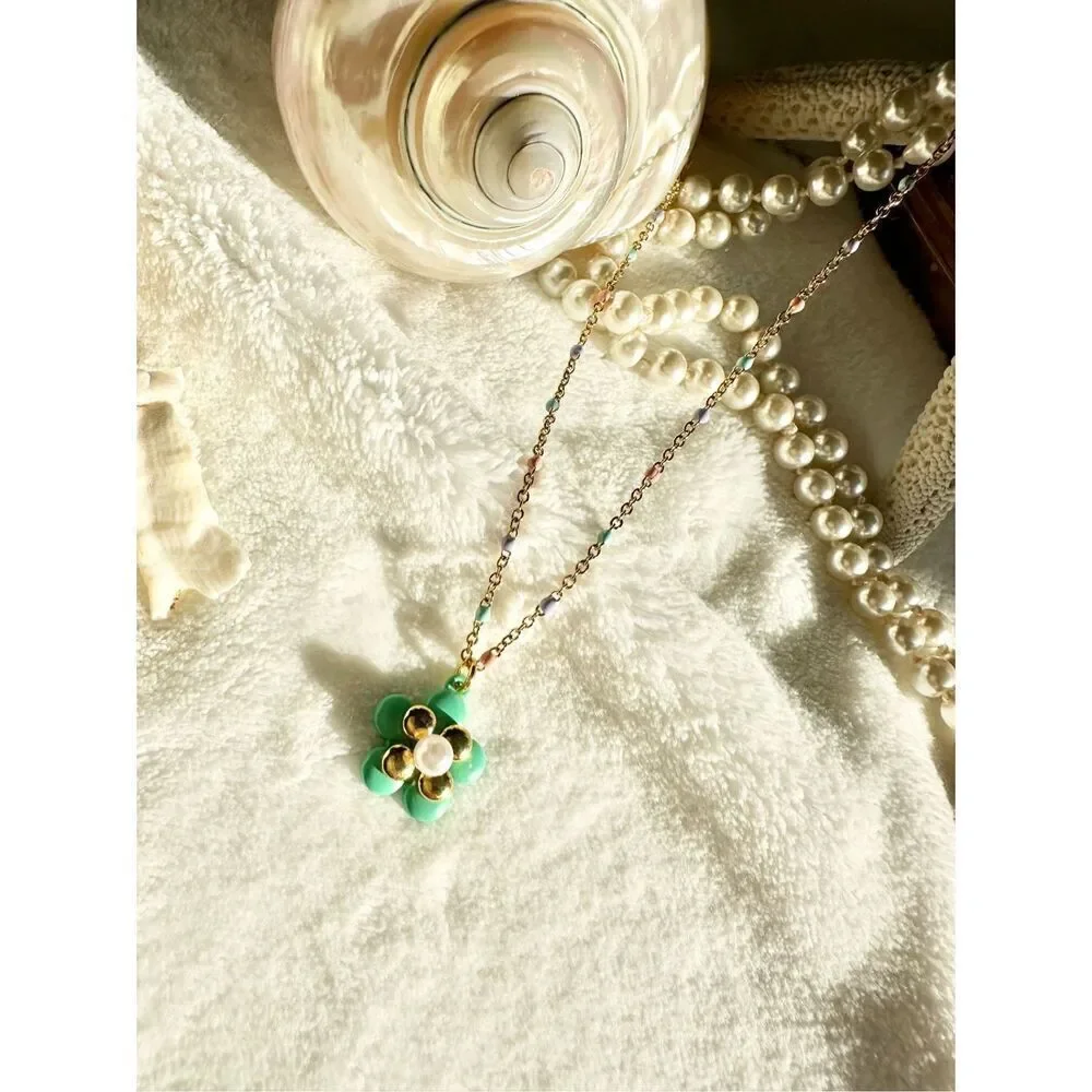 Mint green and gold town flower pendant necklace with faux pearl ￼￼